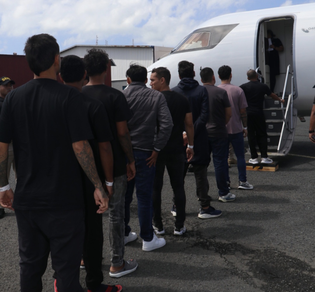 14 de julio 26. foto deportaciòn 3