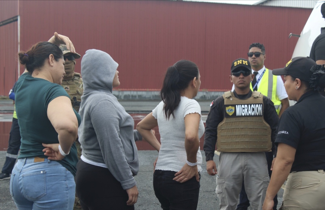 16 de junio foto 1 deportaciòn