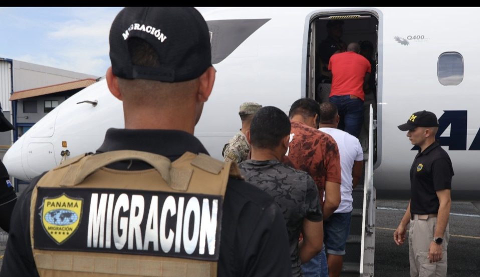 18 de junio foto deportaciòn 1 colombia y ecuador
