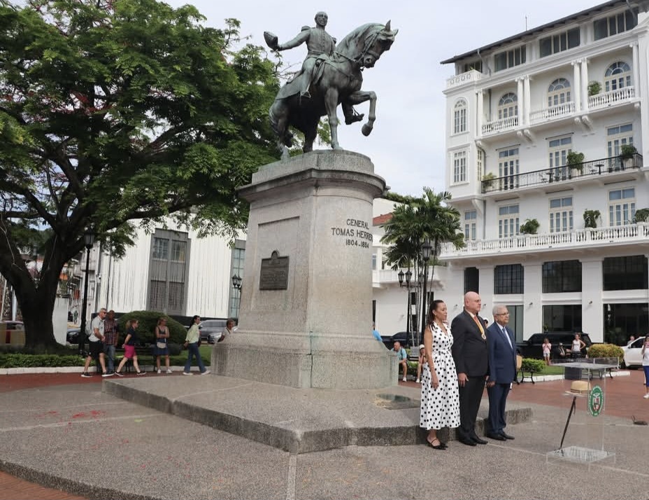 18 de noviembre protocolar 3