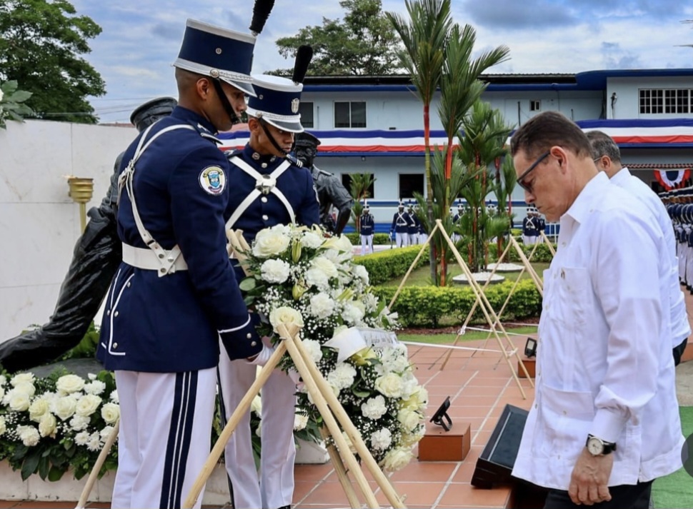 2 de noviembre ministro