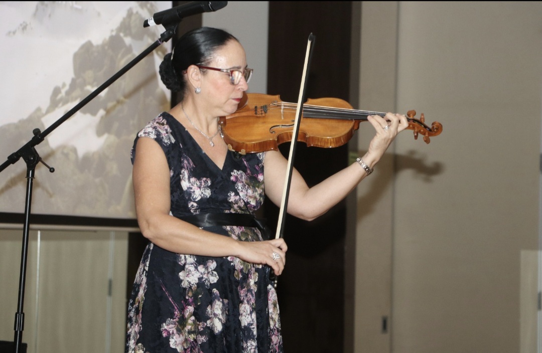 25 DE MAYO ARGENTINA VIOLIN