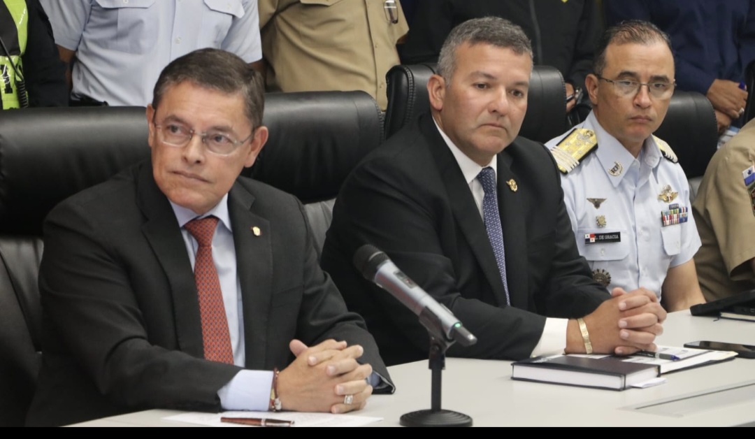 6 de abril conferencia foto ministro