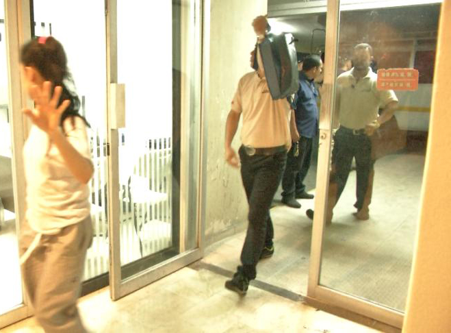 COMO RESULTADO DE OPERATIVO EN ÁREA BANCARIA MÁS DE 20 EXTRANJEROS SON RETENIDOS