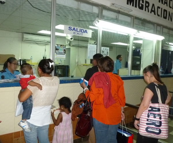 EN CHIRIQUÍ MIGRACIÓN REFUERZA ATENCIÓN EN PASO CANOAS