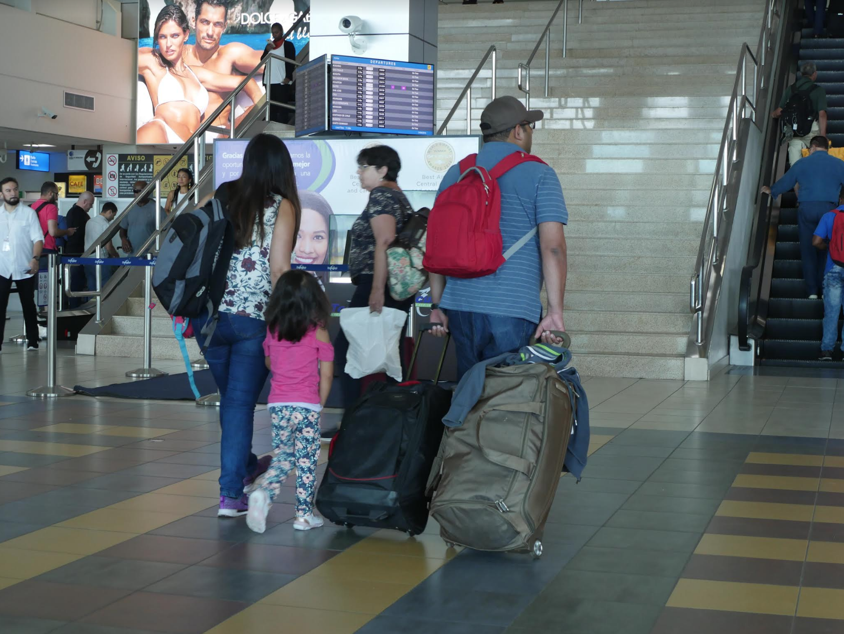 TRÁMITE DE PERMISOS PARA SALIDA DE MENORES DEL PAÍS DEBE INICIARSE DIGITALMENTE