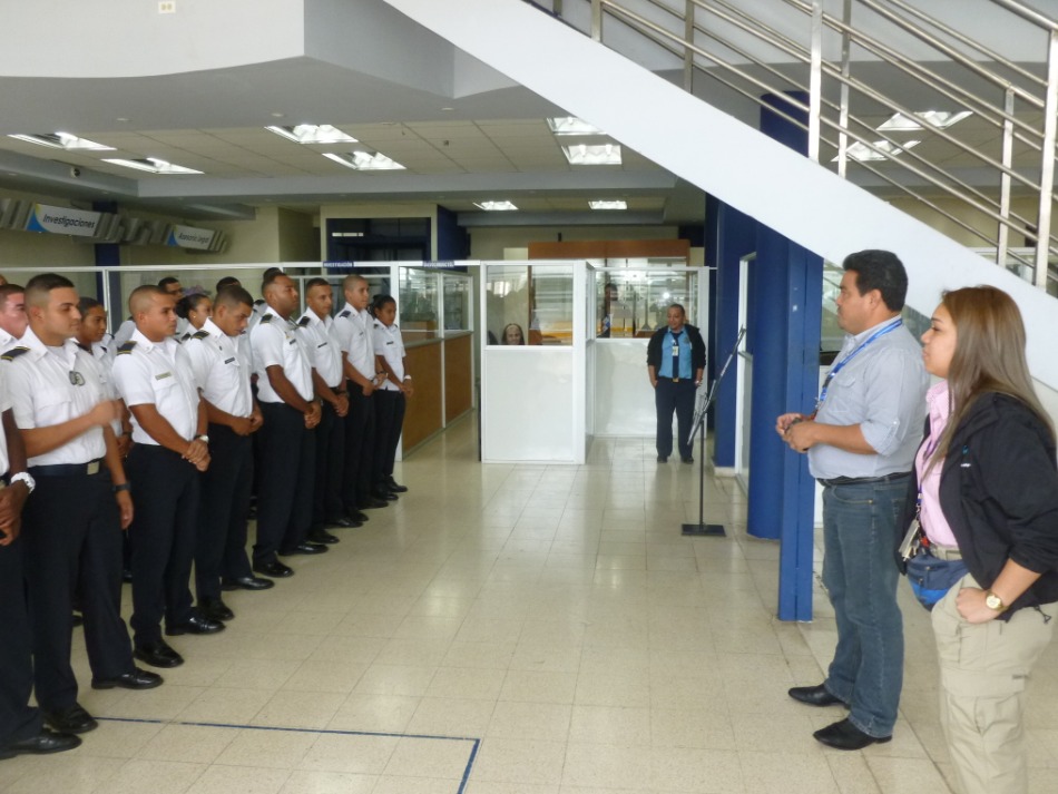 INSPECTORES MIGRATORIOS REALIZAN PASANTÍA