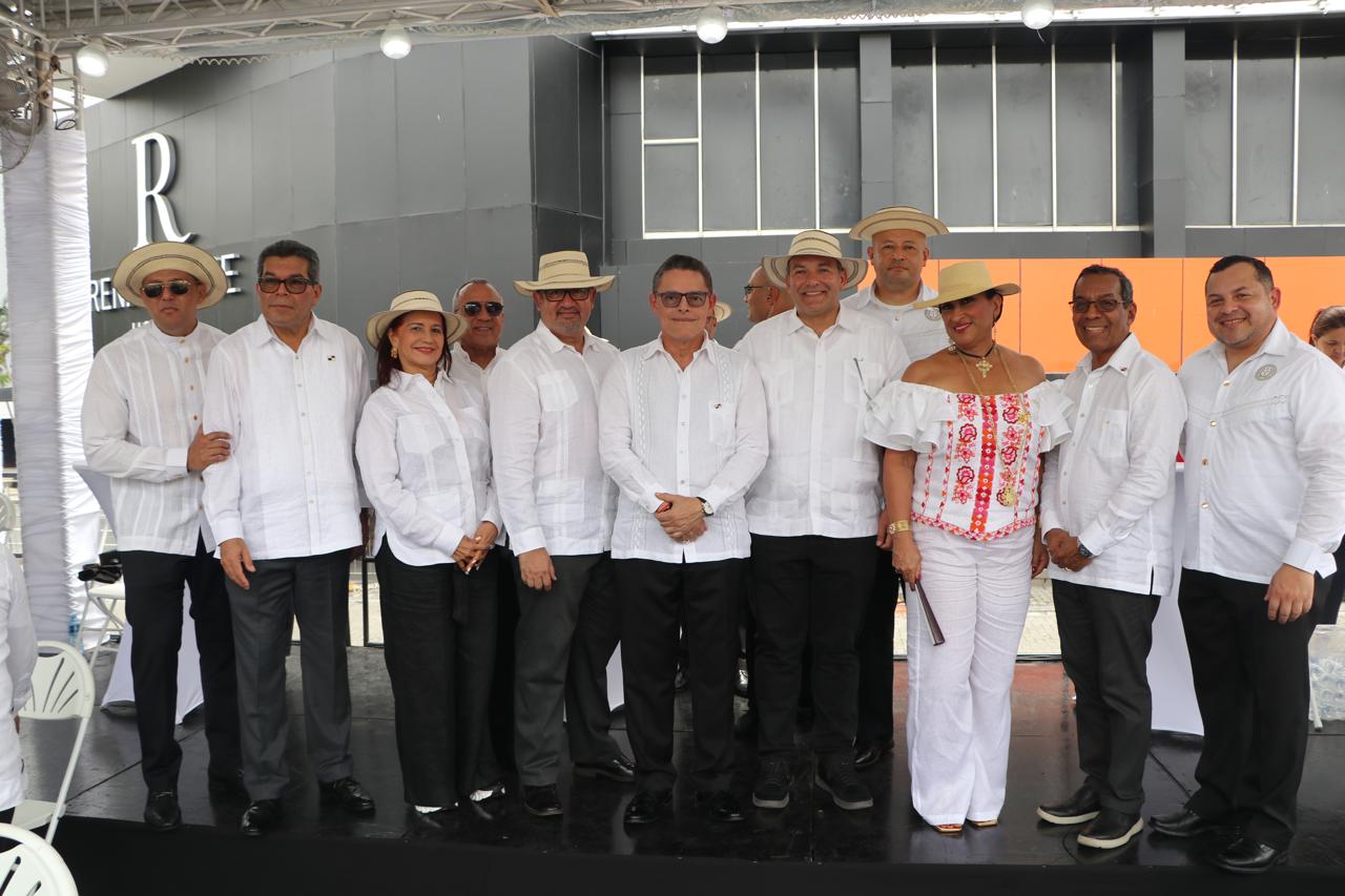 autoridades desfile patrio